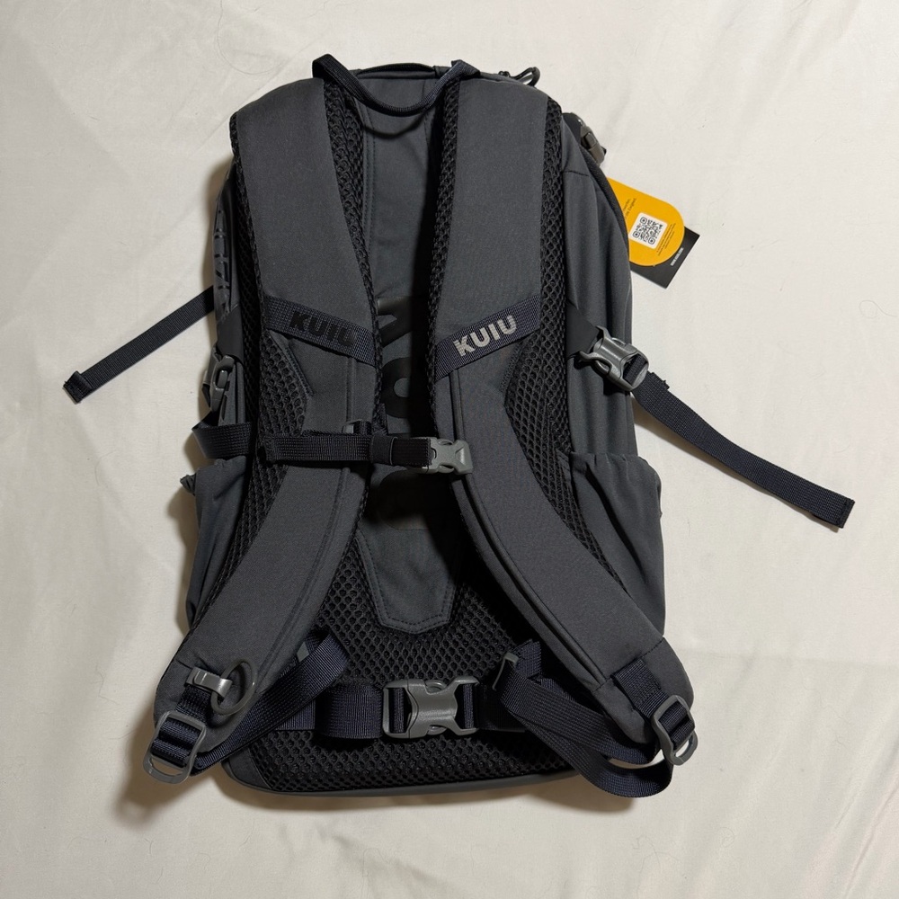 KUIU Divide 1200 Backpack Gunmetal NWT - Picture 2 of 3
